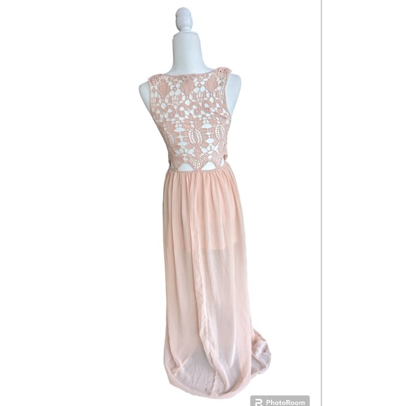 L'ATISTE On Vacation Pink / Peach Lace Crochet Cut Out Maxi Dress Size Small - Picture 3 of 14